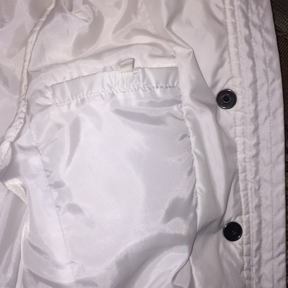 ✅White Gap Vest - Picture 6 of 7